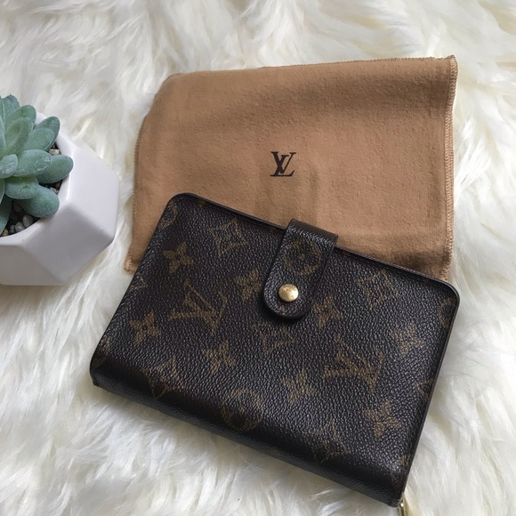 Louis Vuitton Handbags - Louis Vuitton Porte Papier Zippy Wallet(Authentic)